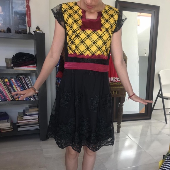 Mexican dress by Silvia Suarez from Oaxaca - Picture 8 of 8